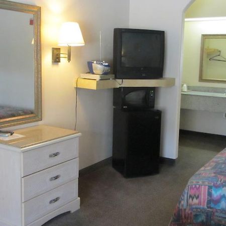 Camelot Inn & Suites Highway 290/Northwest Freeway Jersey Village Exteriér fotografie